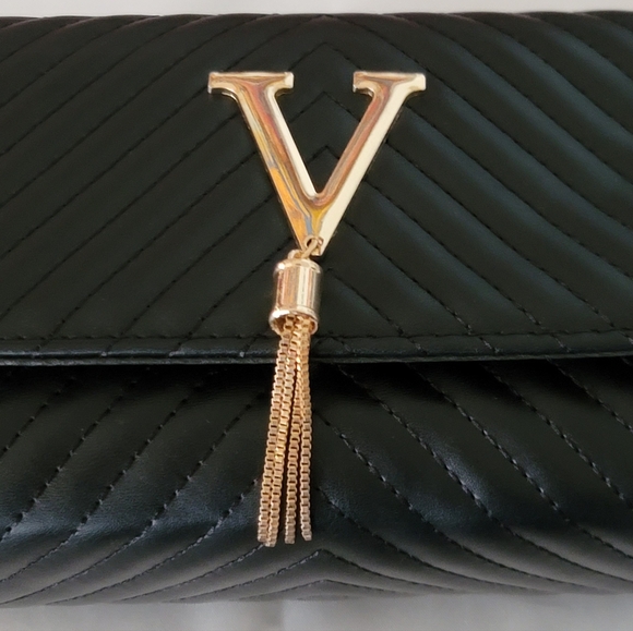 I ▪︎ T Crossbody bag  . - Picture 2 of 10